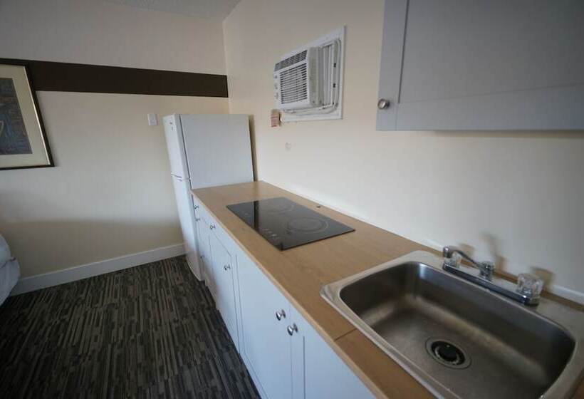 هتل Superlodge Canada