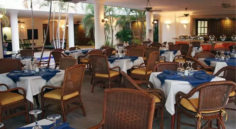 호텔 Tamaca Beach Resort