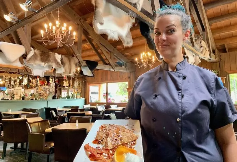 منتجع Sunwapta Falls Rocky Mountain Lodge