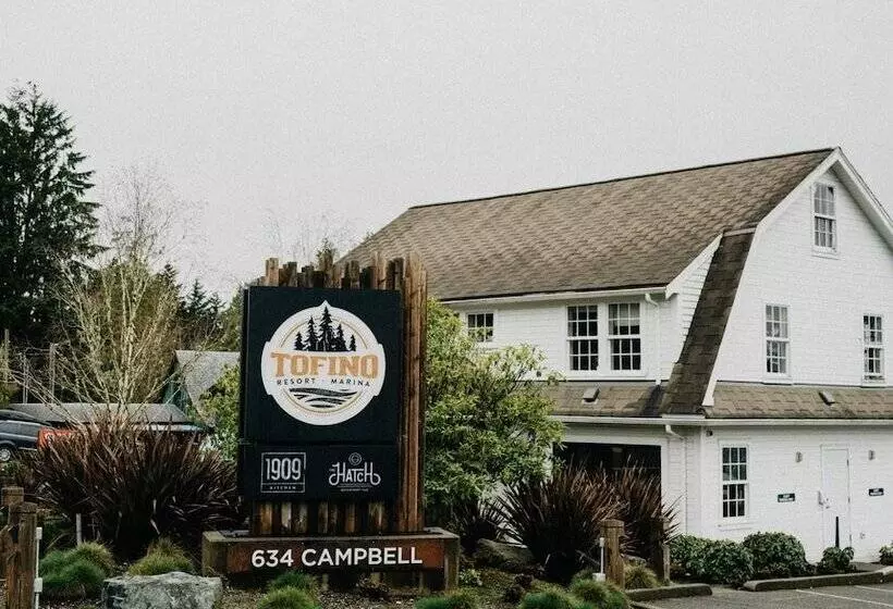 Tofino Resort + Marina