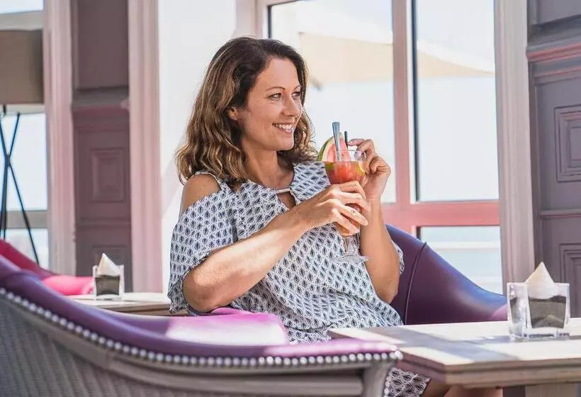 ホテル Alliance Pornic Hôtel Thalasso & Spa