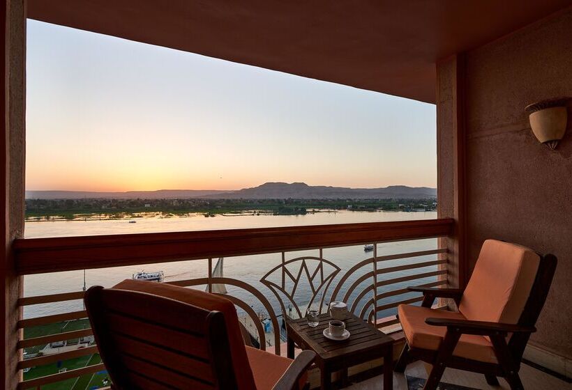 Sonesta St. George Hotel   Convention Center