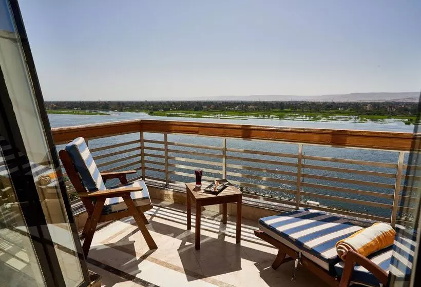 Sonesta St. George Hotel   Convention Center