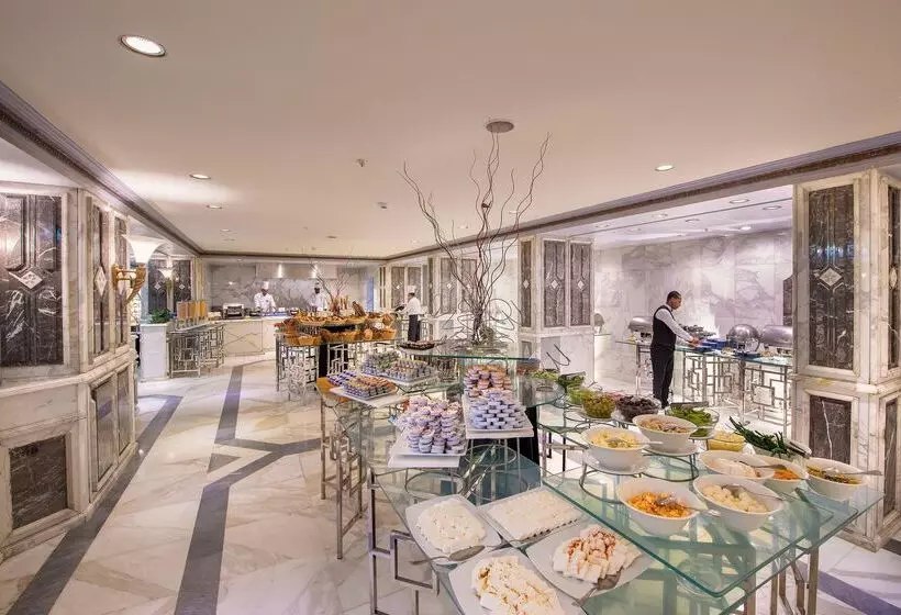 Sonesta St. George Hotel   Convention Center