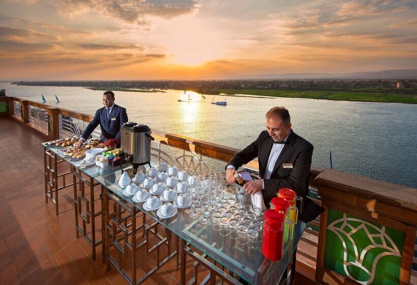 Sonesta St. George Hotel   Convention Center