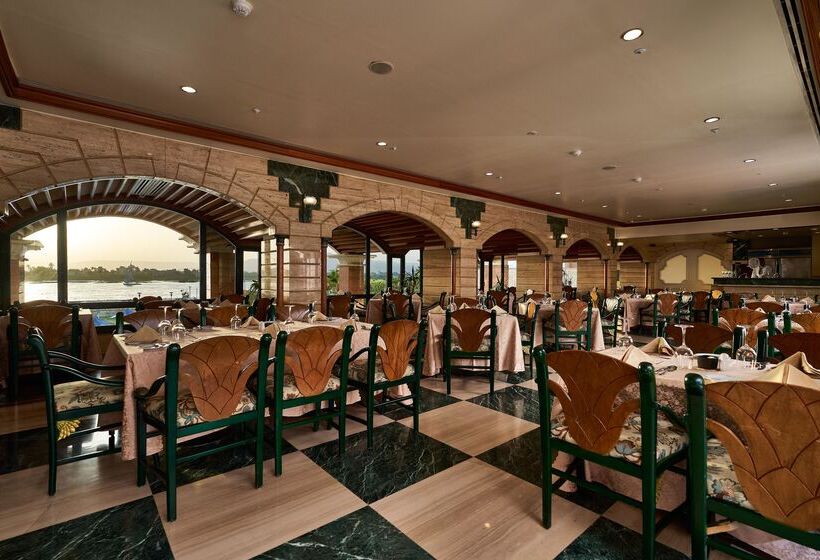 Sonesta St. George Hotel   Convention Center