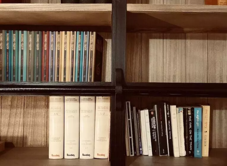 Отель De La Loge