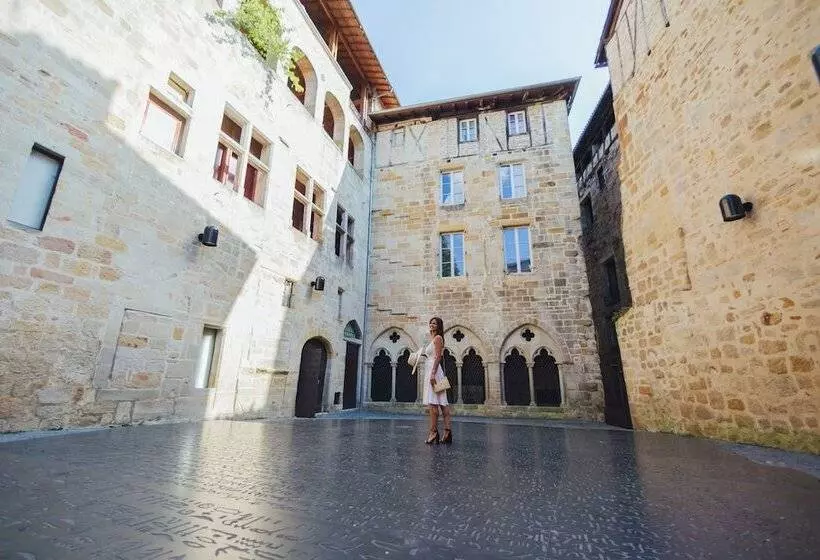 בית מלון כפרי Mercure Figeac Viguier Du Roy