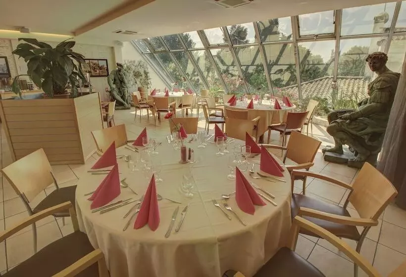 Hotel Atrium Arles Centre