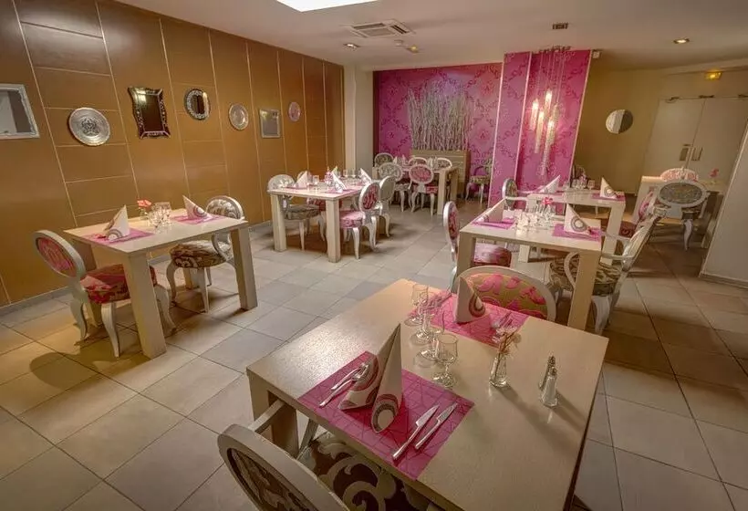 Hotel Atrium Arles Centre