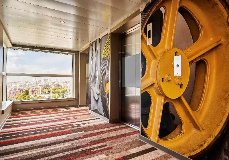 Hotel Ibis Paris Porte De Montreuil