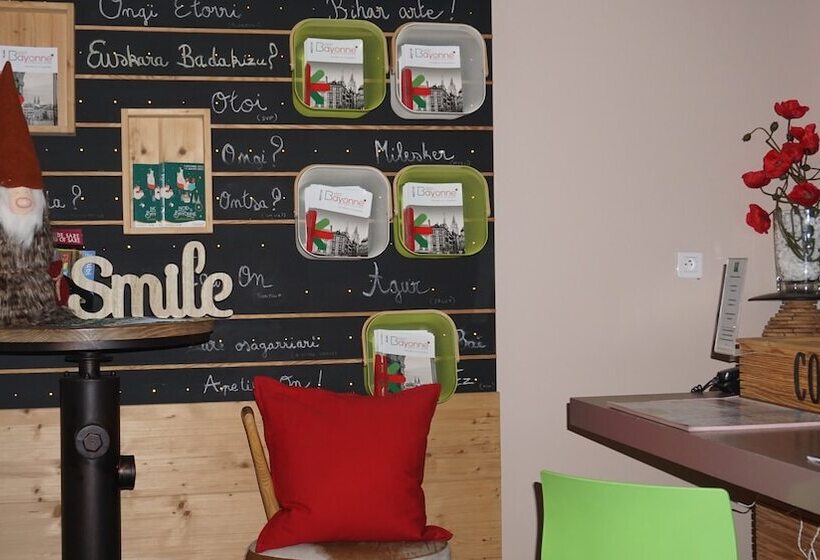 בית מלון כפרי Ibis Styles Bayonne