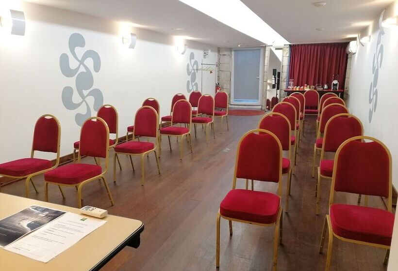 בית מלון כפרי Ibis Styles Bayonne