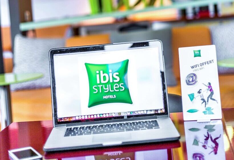 בית מלון כפרי Ibis Styles Bayonne
