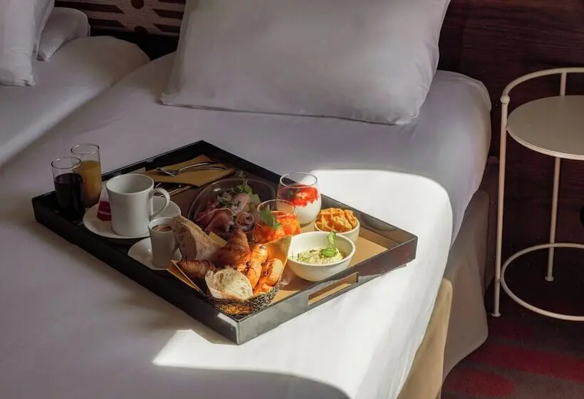 ホテル Mercure Arles Centre Arenes