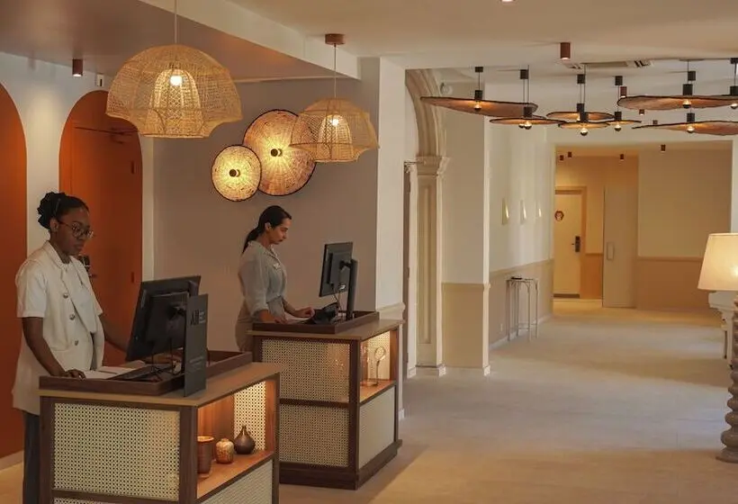 ホテル Mercure Arles Centre Arenes