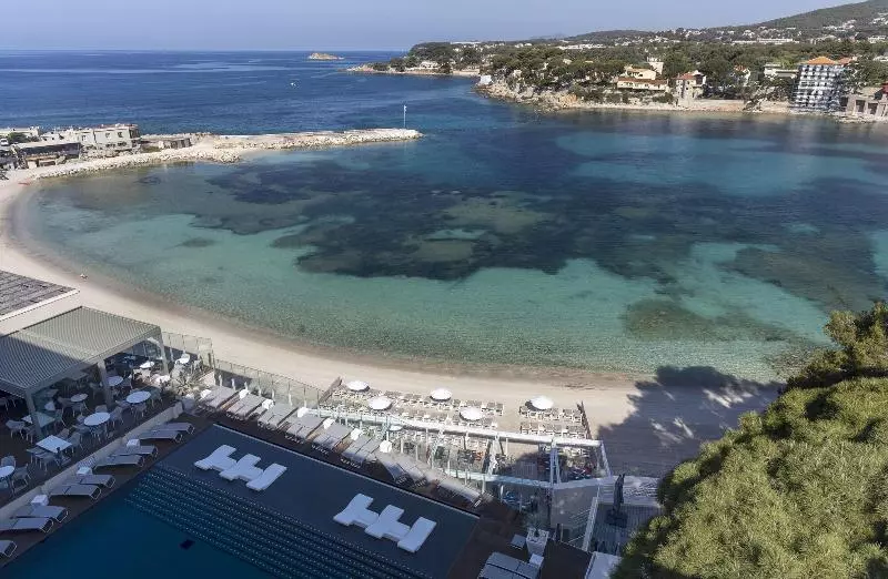 Отель Thalazur Bandol Ile Rousse   Hôtel & Spa