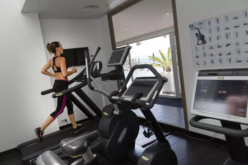 Отель Thalazur Bandol Ile Rousse   Hôtel & Spa