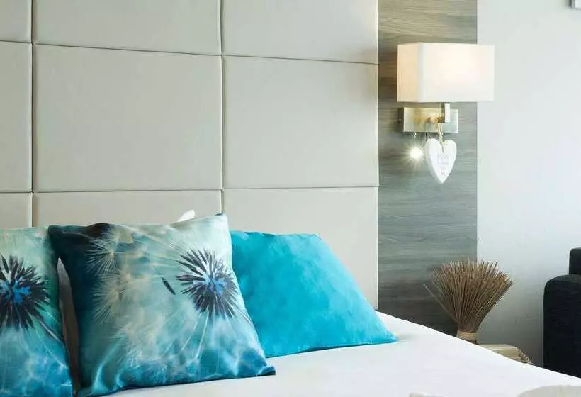 Отель The Originals Boutique, Hôtel Neptune, Bercksurmer