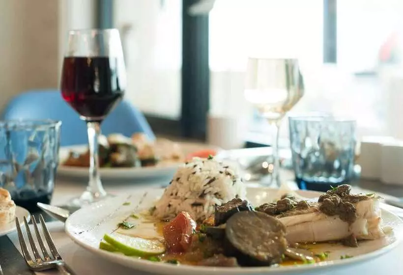 Отель The Originals Boutique, Hôtel Neptune, Bercksurmer