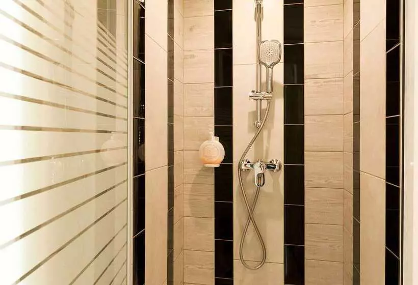 Отель The Originals Boutique, Hôtel Neptune, Bercksurmer