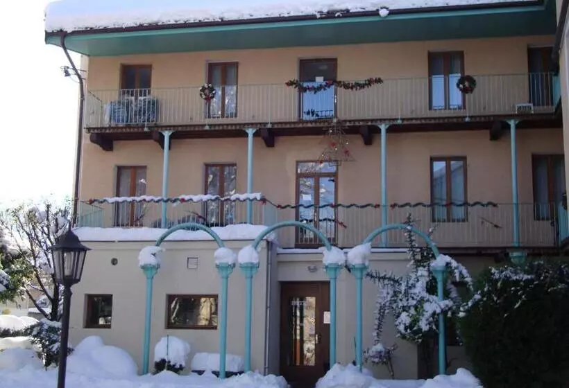 Отель Hôtel De Genève Et Restaurant , Faverges Seythenex