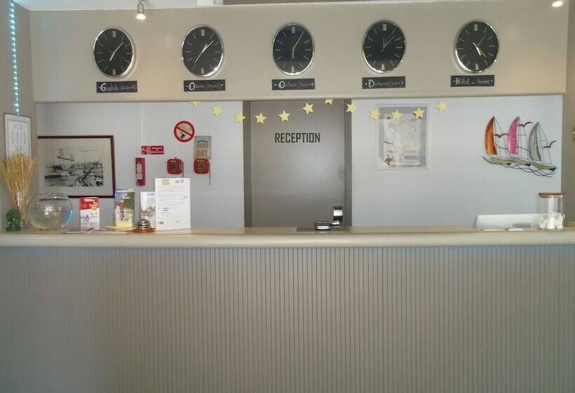 호텔 Contact Hôtel Marseille Aubagne Ex Good Hôtel