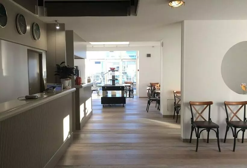 בית מלון כפרי Contact Hôtel Marseille Aubagne Ex Good Hôtel