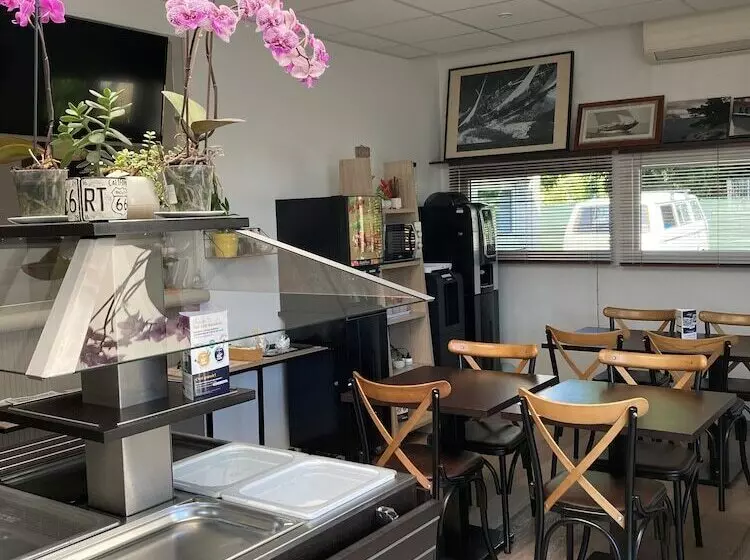 בית מלון כפרי Contact Hôtel Marseille Aubagne Ex Good Hôtel