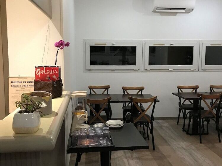 호텔 Contact Hôtel Marseille Aubagne Ex Good Hôtel