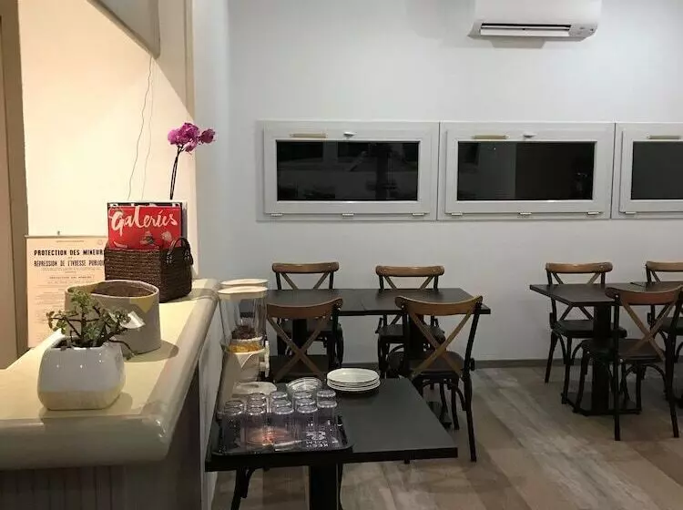 בית מלון כפרי Contact Hôtel Marseille Aubagne Ex Good Hôtel