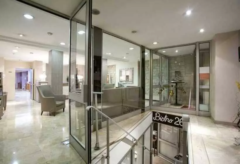 ホテル Hôtel Lebron