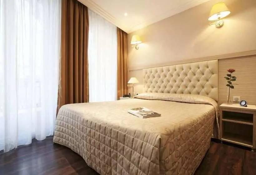 ホテル Hôtel Lebron