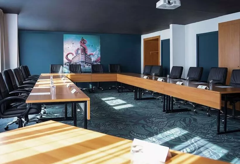 Отель Ibis Styles Lille Neuville En Ferrain