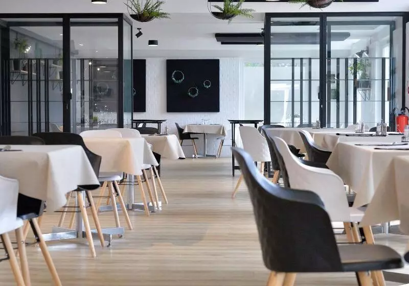 Отель Ibis Styles Lille Neuville En Ferrain