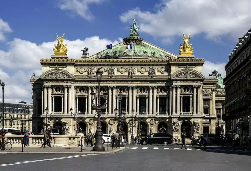 هتل Ibis Styles Paris Gare de L'Est Tgv