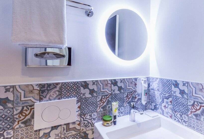 هتل Ibis Styles Paris Gare de L'Est Tgv