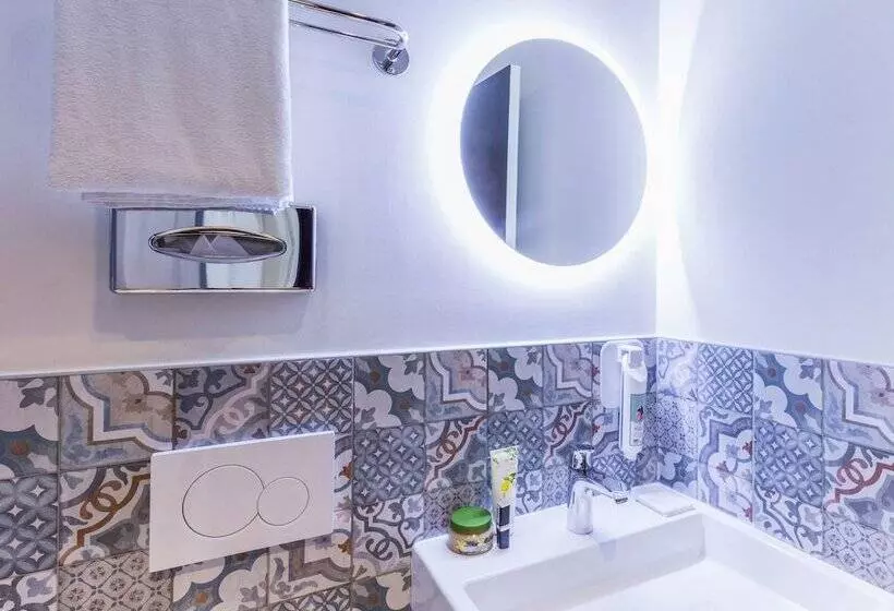 هتل Ibis Styles Paris Gare de L'Est Tgv