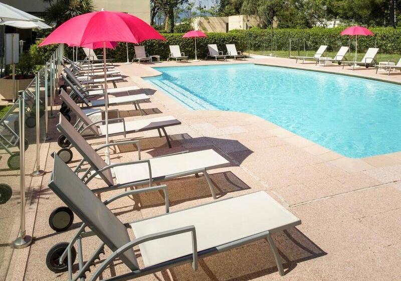 هتل Mercure Cannes Mandelieu