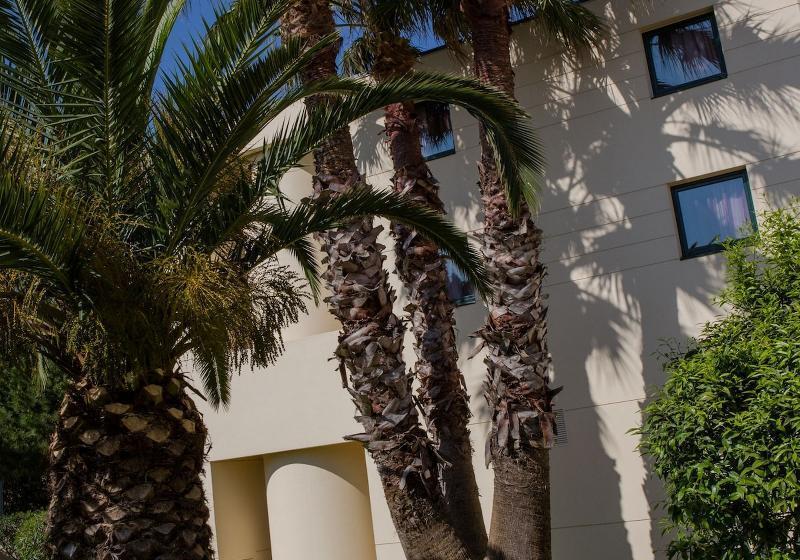 هتل Mercure Cannes Mandelieu