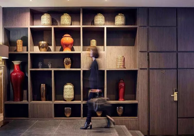 ホテル Mercure Tour Eiffel Grenelle