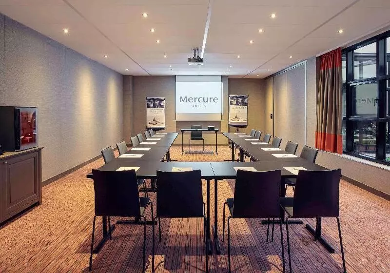 ホテル Mercure Tour Eiffel Grenelle