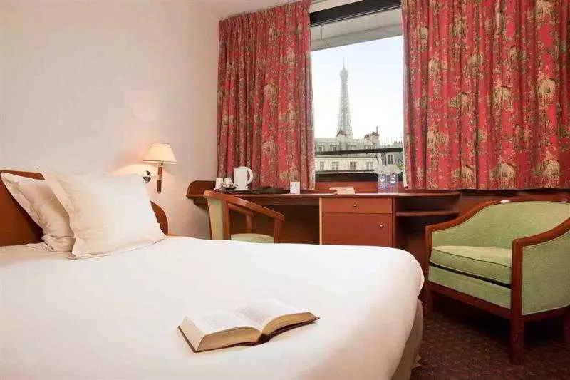 ホテル Mercure Tour Eiffel Grenelle