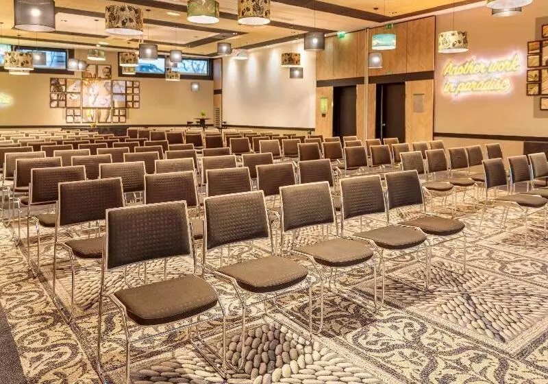 Novotel Paris 14 Porte D Orleans