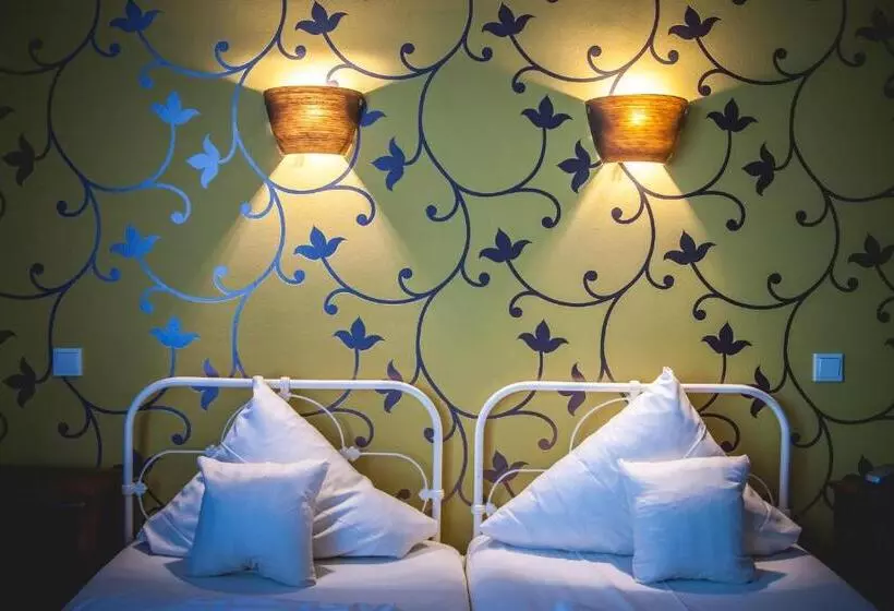 בית מלון כפרי Alexander