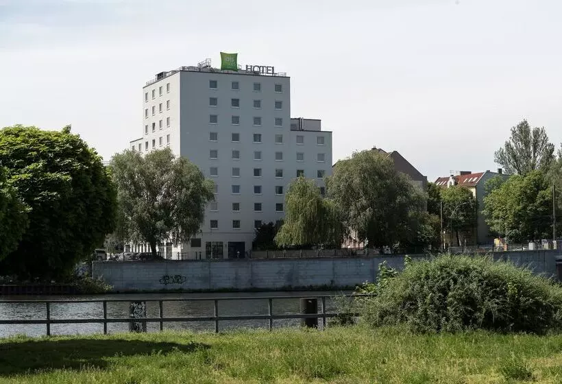هتل Ibis Styles Berlin Treptow
