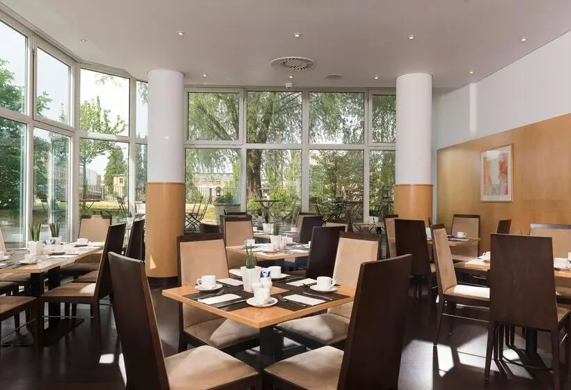 هتل Ibis Styles Berlin Treptow