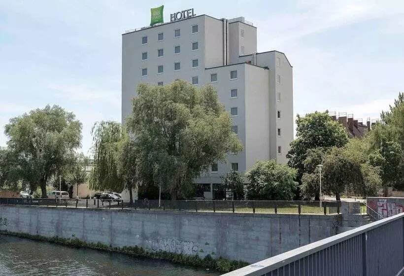 هتل Ibis Styles Berlin Treptow