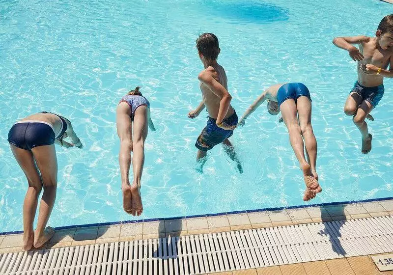 Alex Beach Hotel   Bungalows