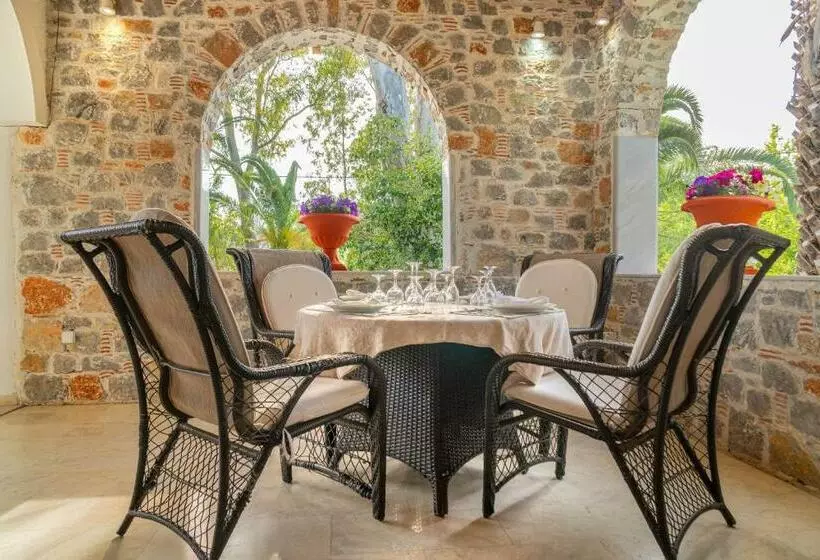 Отель Arco Beach